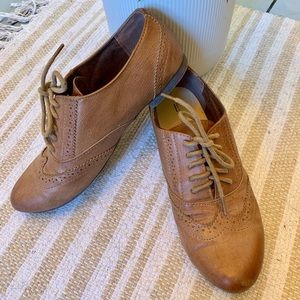 Ladies Size 8 Brown Shoes